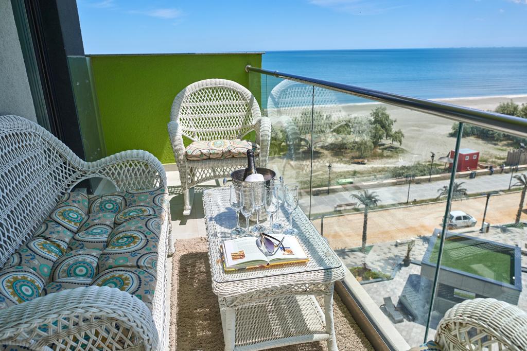 Panoramic SeaView Apartment Spa&Pool Resort - parking — Apartment — sea-view vacation rental at Alezzi Beach Resort, Mamaia Nord, Constanța, Romania — property photo 2 | Aqua Vista Rentals