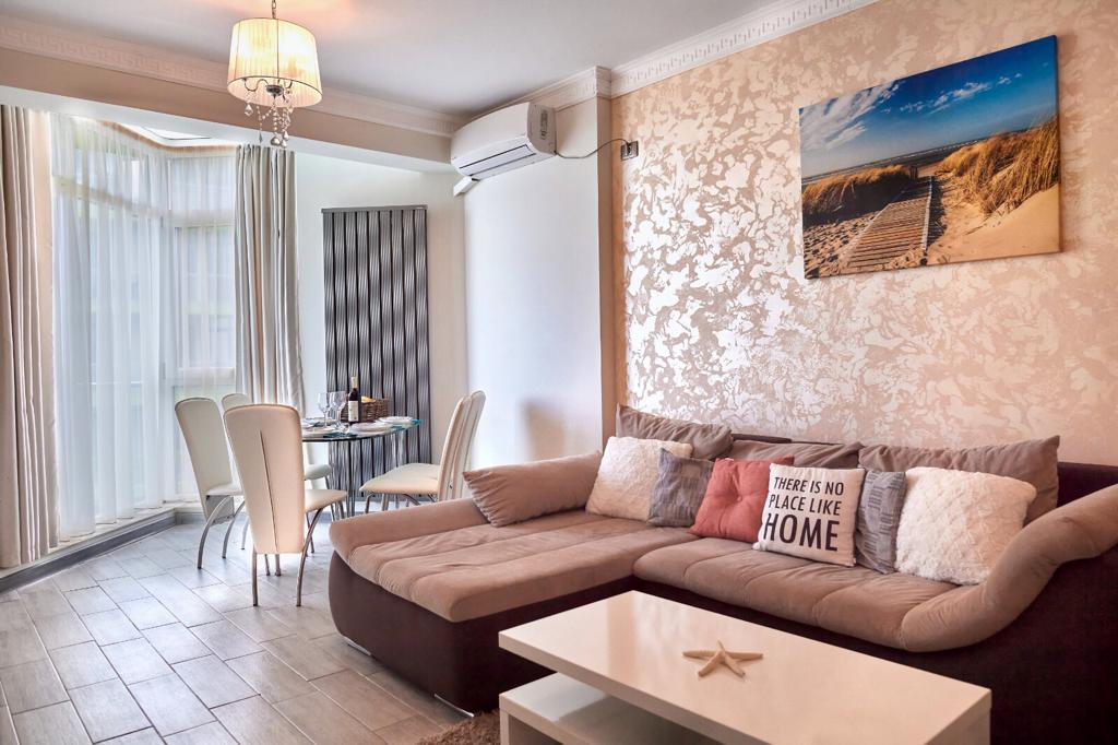 Panoramic SeaView Apartment Spa&Pool Resort - parking — Apartment — sea-view vacation rental at Alezzi Beach Resort, Mamaia Nord, Constanța, Romania — property photo 5 | Aqua Vista Rentals