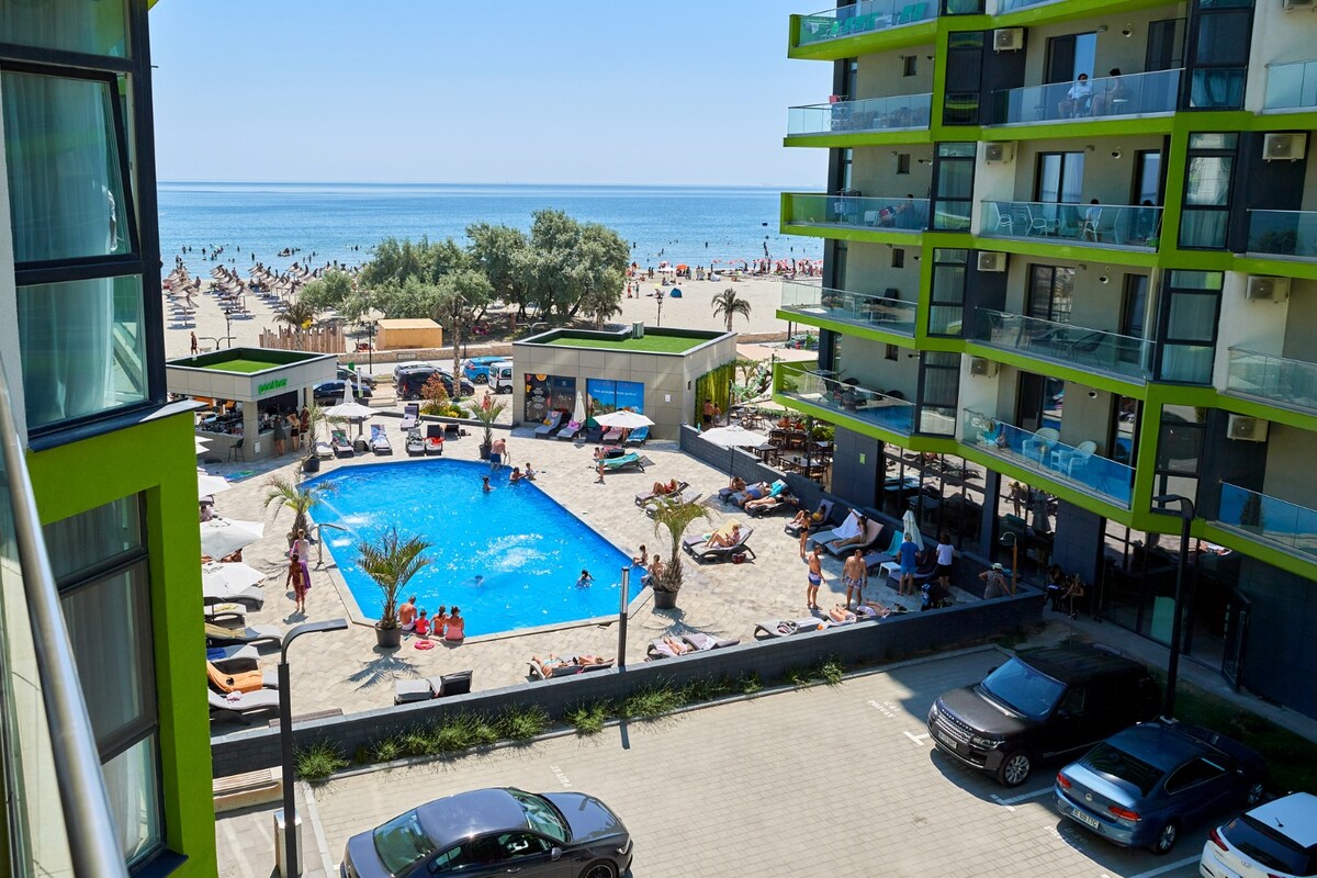 Panoramic SeaView Apartment Spa&Pool Resort - parking — Apartment — sea-view vacation rental at Alezzi Beach Resort, Mamaia Nord, Constanța, Romania — property photo 6 | Aqua Vista Rentals