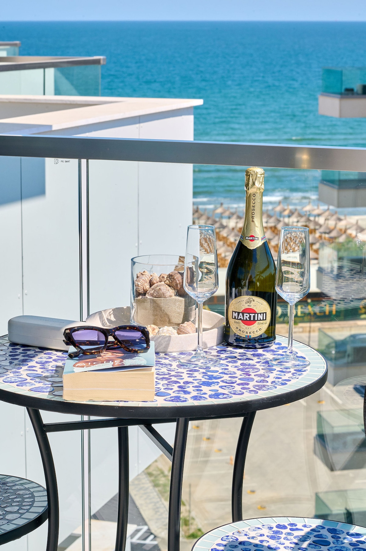 Good Vibes Apartment in Infinity Pool&Spa- Parking — Apartament — închiriere de vacanță cu vedere la mare în Infinity Resort & SPA, Mamaia Nord, Constanța, România — fotografia principală a proprietății | Aqua Vista Rentals
