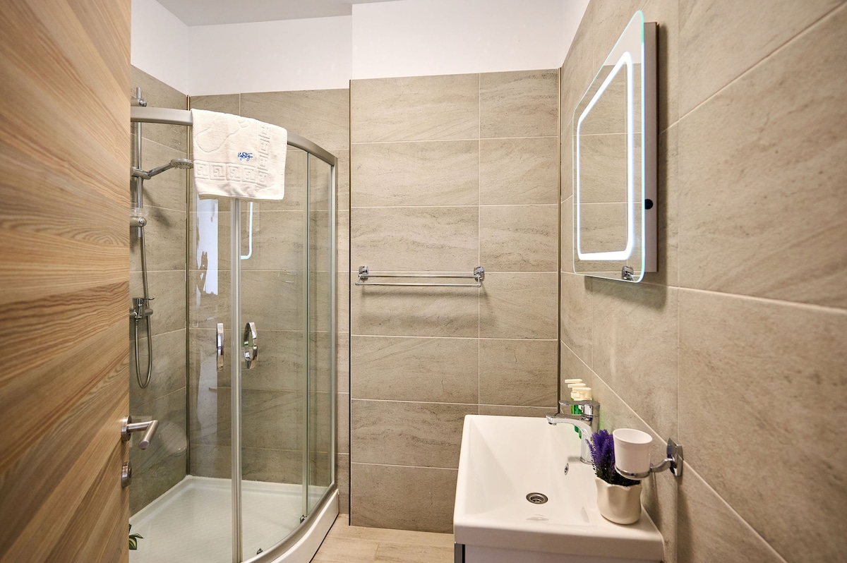 Evelyn's Apartment Spa&Pool Beach Resort — Apartment — vacation rental at Alezzi Beach Resort, Mamaia Nord, Constanța, Romania — property photo 8 | Aqua Vista Rentals