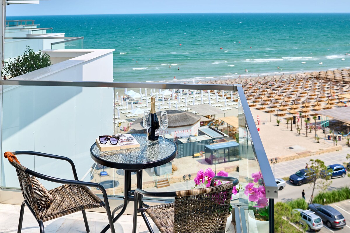 Sea Gem Apartment in Infinity Beach Resort parking — Apartament — închiriere de vacanță cu vedere la mare în Infinity Resort & SPA, Mamaia Nord, Constanța, România — fotografia principală a proprietății | Aqua Vista Rentals
