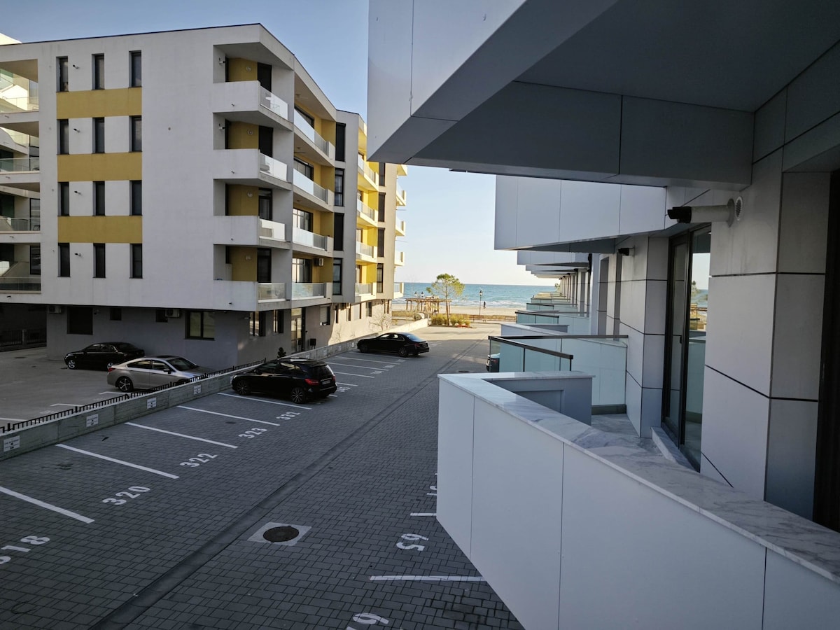 OZI Apartment in Infinity Beach Resort - parking — Apartament — închiriere de vacanță în Infinity Resort & SPA, Mamaia Nord, Constanța, România — fotografia 5 a proprietății | Aqua Vista Rentals