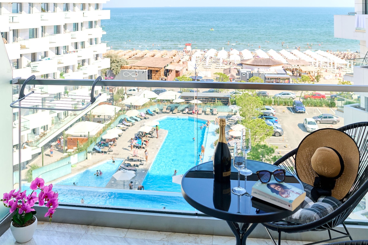 Studio M47 Infinity beach resort — Studio — sea-view vacation rental at Infinity Resort & SPA, Mamaia Nord, Constanța, Romania — main property photo | Aqua Vista Rentals