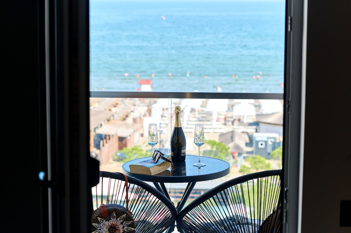 Studio M47 Infinity beach resort — Studio — sea-view vacation rental at Infinity Resort & SPA, Mamaia Nord, Constanța, Romania — property photo 5 | Aqua Vista Rentals