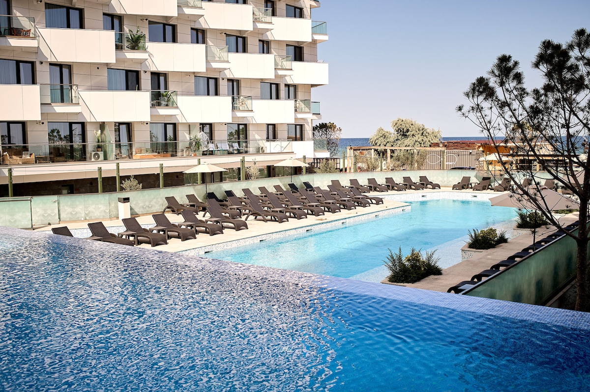 Infinity Panoramic Studio Beach Resort - parking — Studio — închiriere de vacanță cu vedere la mare în Infinity Resort & SPA, Mamaia Nord, Constanța, România — fotografia 8 a proprietății | Aqua Vista Rentals