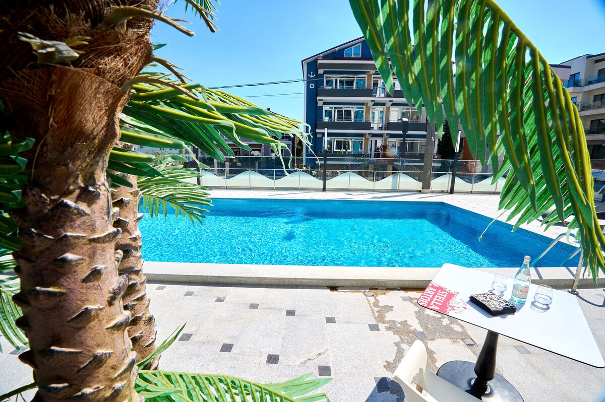 Summer House in Nord10 Pool&Playground — Apartament — închiriere de vacanță în Nord10 by Alezzi, Mamaia Nord, Constanța, România — fotografia principală a proprietății | Aqua Vista Rentals