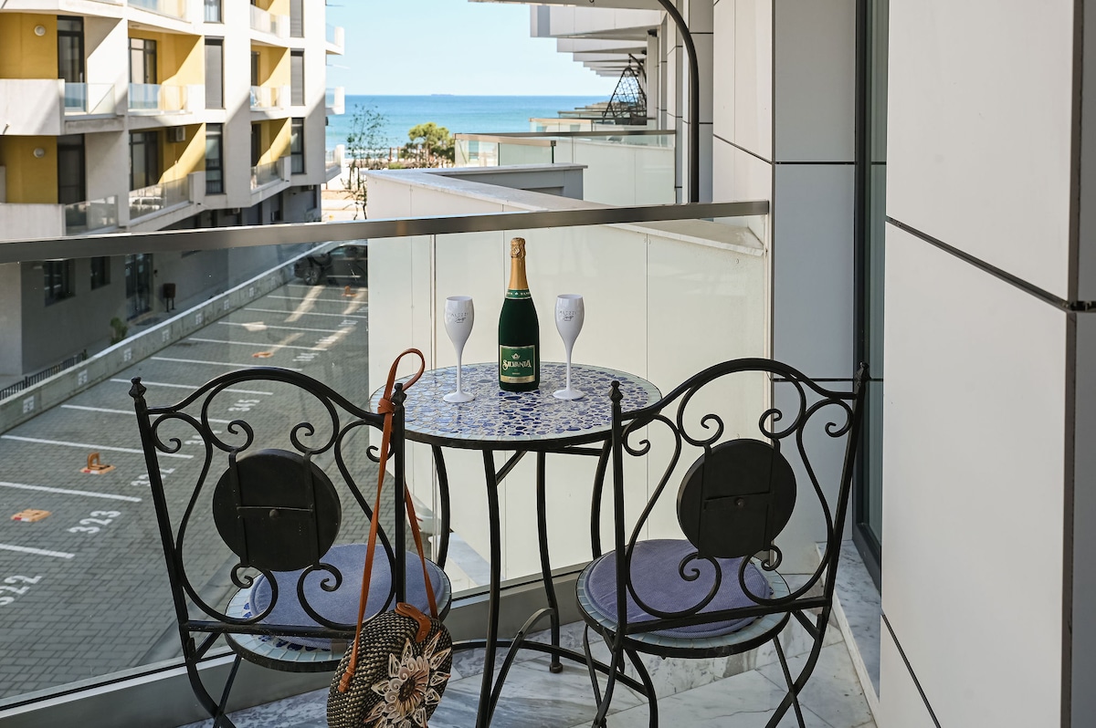 Sea Side Cottage in Infinity Pool Spa - parking — Apartament — închiriere de vacanță cu vedere la mare în Infinity Resort & SPA, Mamaia Nord, Constanța, România — fotografia 7 a proprietății | Aqua Vista Rentals