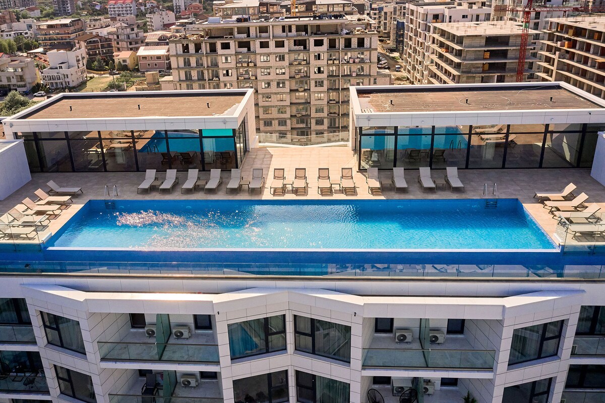 Sea Side Cottage in Infinity Pool Spa - parking — Apartament — închiriere de vacanță cu vedere la mare în Infinity Resort & SPA, Mamaia Nord, Constanța, România — fotografia 8 a proprietății | Aqua Vista Rentals