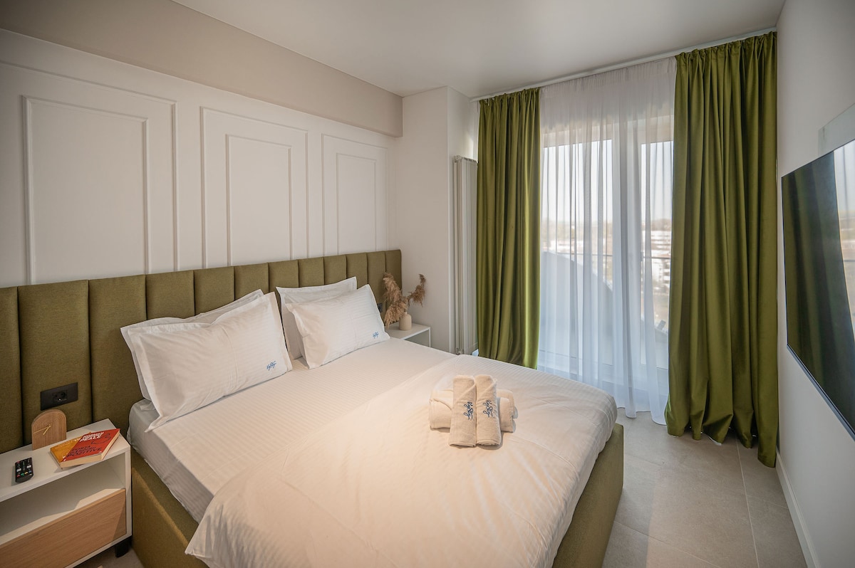 Skyline-Sea Apartment in Odyssey Spa Pool Fitness — Apartament — închiriere de vacanță cu vedere la mare în Alezzi Odyssey, Mamaia Nord, Constanța, România — fotografia 3 a proprietății | Aqua Vista Rentals