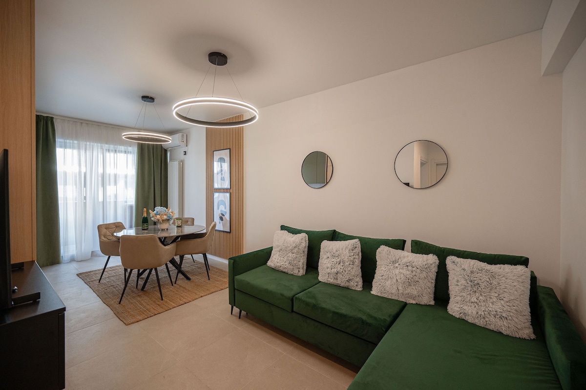 Beatrice Apartment in Odyssey Spa&Pool-parking — Apartment — vacation rental at Alezzi Odyssey, Mamaia Nord, Constanța, Romania — property photo 2 | Aqua Vista Rentals