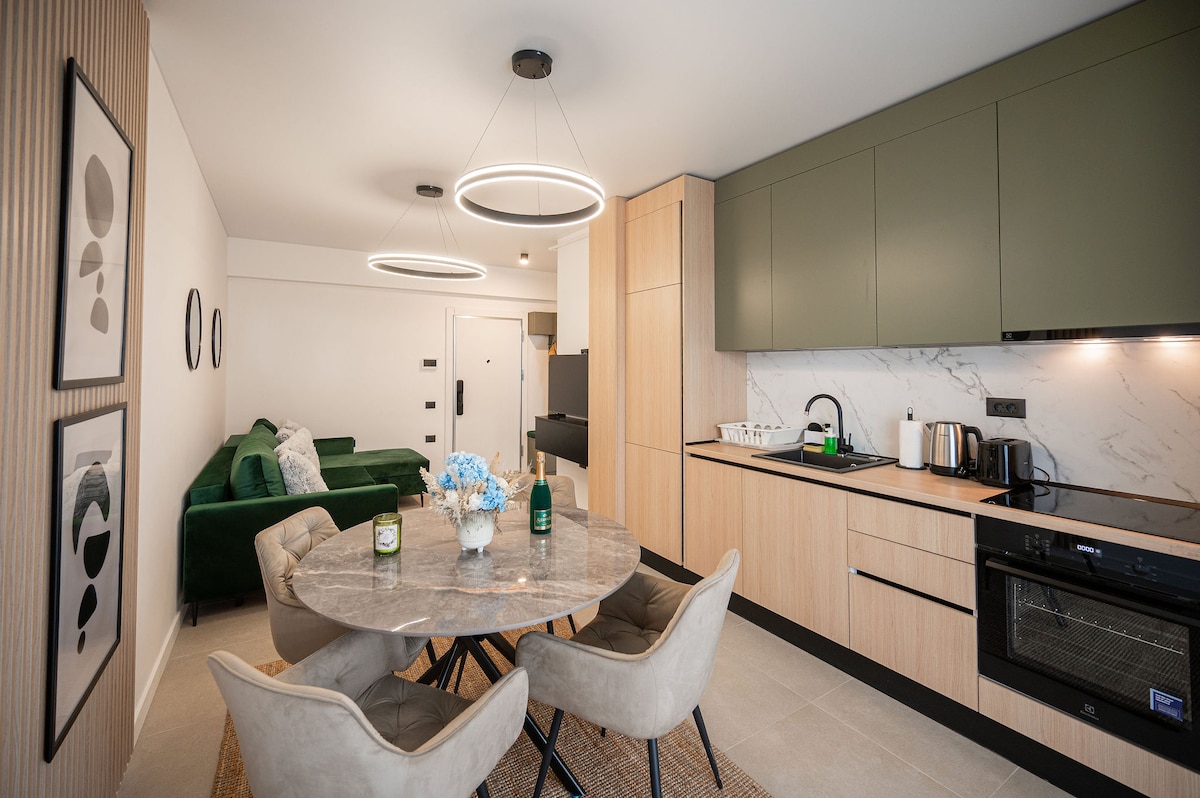 Beatrice Apartment in Odyssey Spa&Pool-parking — Apartment — vacation rental at Alezzi Odyssey, Mamaia Nord, Constanța, Romania — property photo 4 | Aqua Vista Rentals