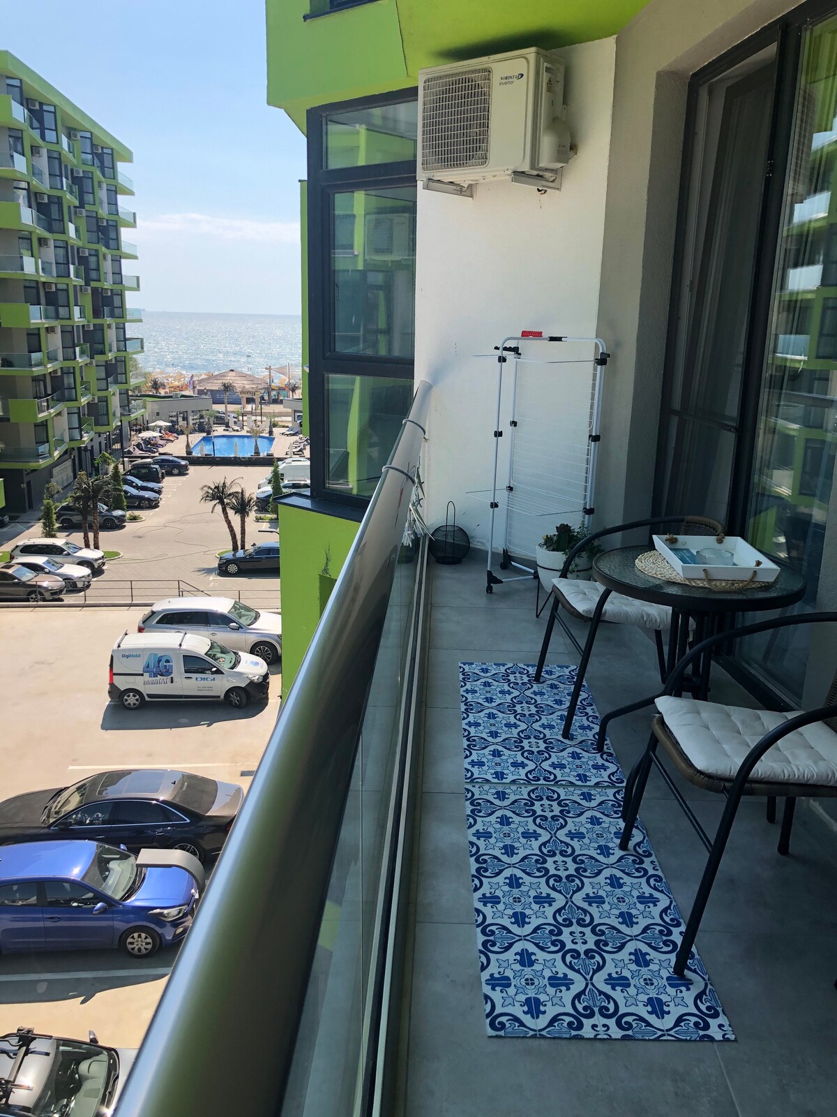 Baby Sea View and Pools Apart -Mamaia Beach Resort — Apartment — sea-view vacation rental at Alezzi Beach Resort, Mamaia Nord, Constanța, Romania — property photo 4 | Aqua Vista Rentals