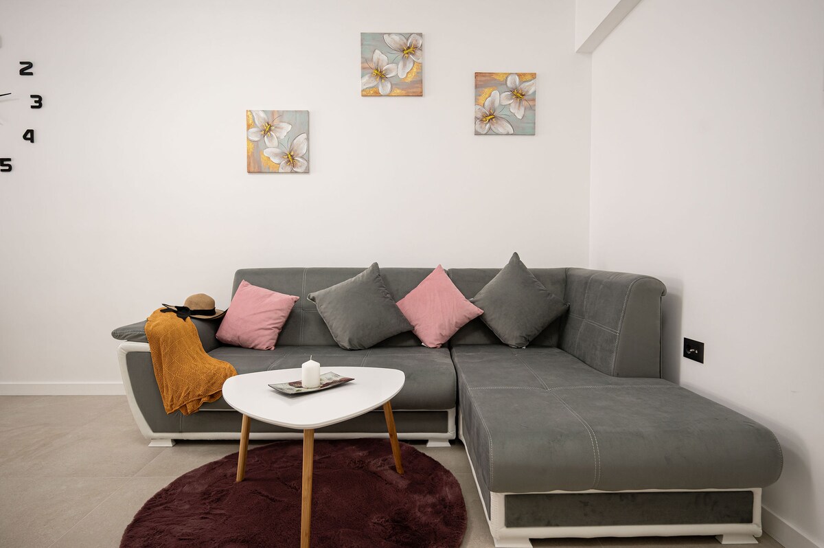 OD-B44-e2-Josephine-4p-P-Dg — Apartament — închiriere de vacanță în Alezzi Odyssey, Mamaia Nord, Constanța, România — fotografia 5 a proprietății | Aqua Vista Rentals