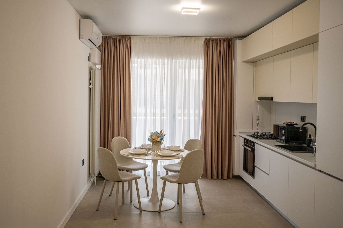 Sandy Apartment in Odyssey Spa & Pool — Apartament — închiriere de vacanță cu vedere la oraș în Alezzi Odyssey, Mamaia Nord, Constanța, România — fotografia 8 a proprietății | Aqua Vista Rentals