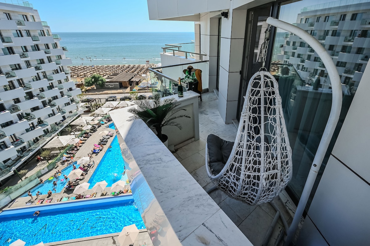 Raw Seaview Apartment in Infinity Pool&Spa-parking — Apartament — închiriere de vacanță cu vedere la mare în Infinity Resort & SPA, Mamaia Nord, Constanța, România — fotografia principală a proprietății | Aqua Vista Rentals