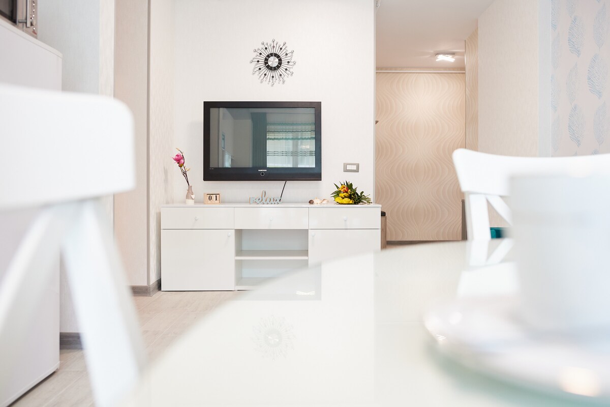 Aquamarin 2BD apt Spa n Pools Beach resort — Apartment — vacation rental at Alezzi Beach Resort, Mamaia Nord, Constanța, Romania — property photo 2 | Aqua Vista Rentals