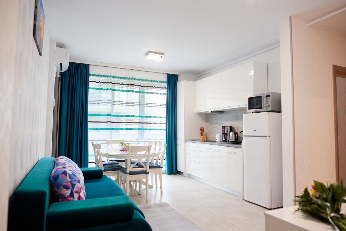 Aquamarin 2BD apt Spa n Pools Beach resort — Apartment — vacation rental at Alezzi Beach Resort, Mamaia Nord, Constanța, Romania — property photo 7 | Aqua Vista Rentals