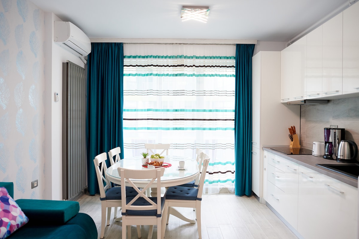 Aquamarin 2BD apt Spa n Pools Beach resort — Apartment — vacation rental at Alezzi Beach Resort, Mamaia Nord, Constanța, Romania — property photo 8 | Aqua Vista Rentals