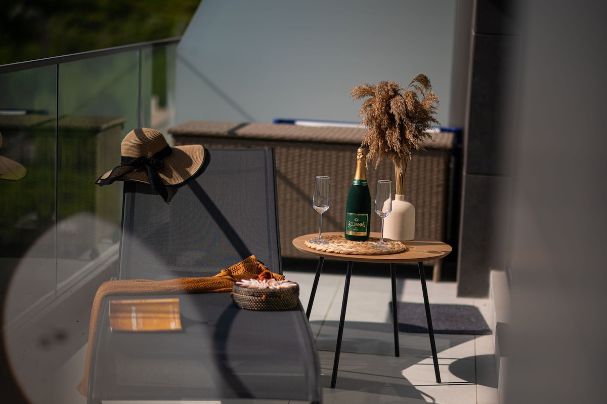 Oasis 47 Apartment in Odyssey Spa&Pool-parking — Apartment — vacation rental at Alezzi Odyssey, Mamaia Nord, Constanța, Romania — property photo 8 | Aqua Vista Rentals