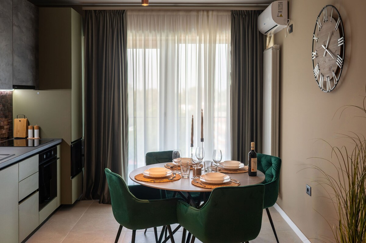 Topaz Apartment 103 in Odyssey Spa&Pool-parking — Apartament — închiriere de vacanță în Alezzi Odyssey, Mamaia Nord, Constanța, România — fotografia 5 a proprietății | Aqua Vista Rentals