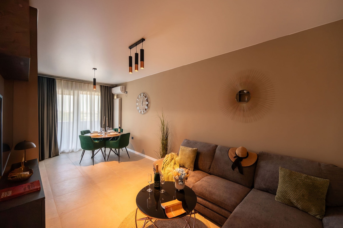 Topaz Apartment 54 in Odyssey Spa&Pool-parking — Apartment — vacation rental at Alezzi Odyssey, Mamaia Nord, Constanța, Romania — property photo 5 | Aqua Vista Rentals