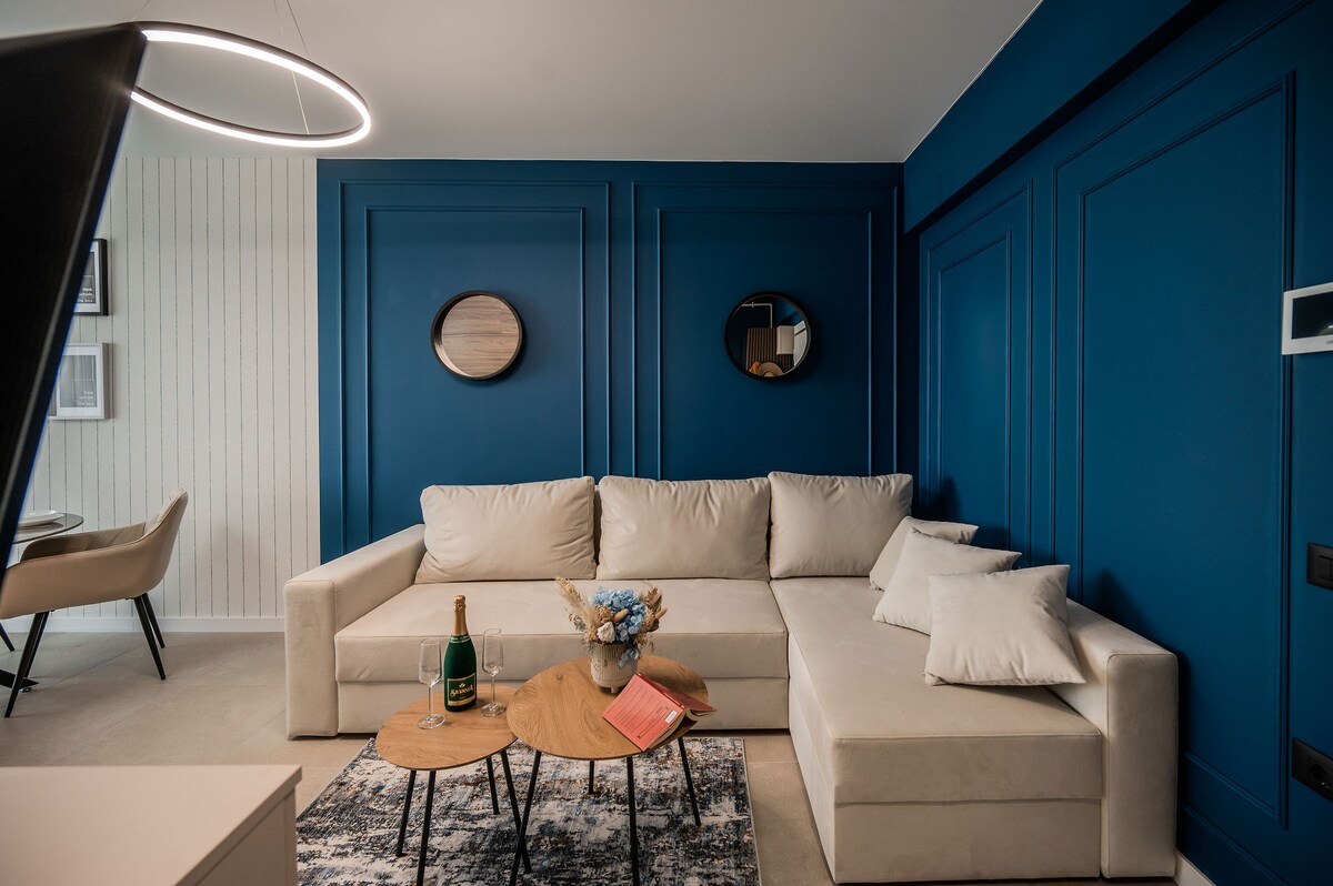 Royal Blue Apartment in Odyssey Spa&Pool — Apartment — vacation rental at Alezzi Odyssey, Mamaia Nord, Constanța, Romania — property photo 2 | Aqua Vista Rentals