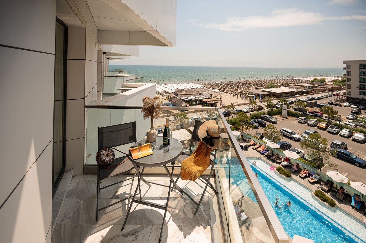 Maddy's Beachfront Apartment in Infinity Pool&Spa — Apartment — sea-view vacation rental at Infinity Resort & SPA, Mamaia Nord, Constanța, Romania — main property photo | Aqua Vista Rentals