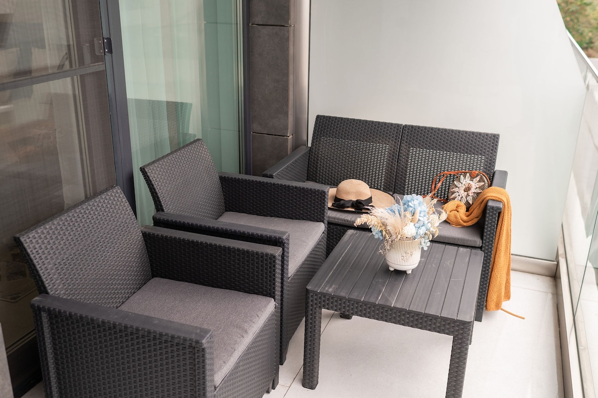 BabyBlue Apartment in Odyssey Pools SPA n Parking — Apartment — vacation rental at Alezzi Odyssey, Mamaia Nord, Constanța, Romania — property photo 3 | Aqua Vista Rentals
