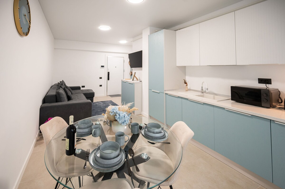 BabyBlue Apartment in Odyssey Pools SPA n Parking — Apartment — vacation rental at Alezzi Odyssey, Mamaia Nord, Constanța, Romania — property photo 6 | Aqua Vista Rentals