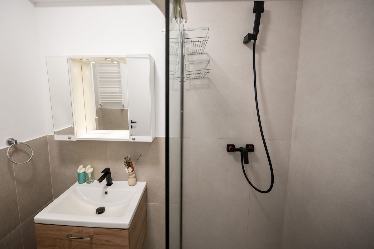 BabyBlue Apartment in Odyssey Pools SPA n Parking — Apartment — vacation rental at Alezzi Odyssey, Mamaia Nord, Constanța, Romania — property photo 8 | Aqua Vista Rentals