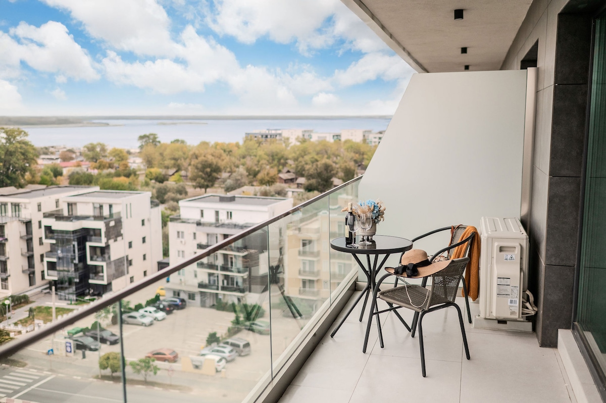 Bloomy Apartment in Odyssey Pools SPA and Parking — Apartment — sea-view vacation rental at Alezzi Odyssey, Mamaia Nord, Constanța, Romania — main property photo | Aqua Vista Rentals