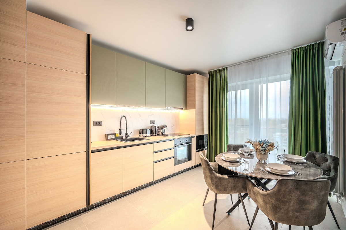 Bloomy Apartment in Odyssey Pools SPA and Parking — Apartment — sea-view vacation rental at Alezzi Odyssey, Mamaia Nord, Constanța, Romania — property photo 6 | Aqua Vista Rentals